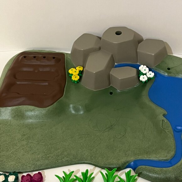 Playmobil Lot Farm Super Set 3124, Children’s Pony Wagon 3118, & Milk Maid 3007 - Picture 12 of 13